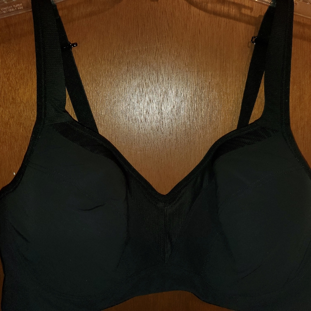 Torrid Active Bra NWOT